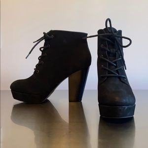 Mossimo Chunky Platform Black Boots!